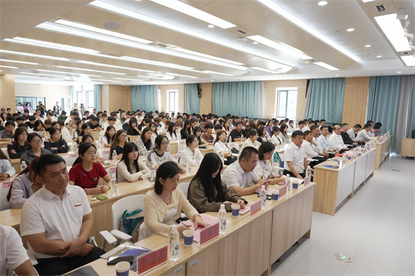 1761101946310.jpg 青年2.jpg