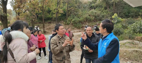 1643160962745045597.jpg 4.4.jpg