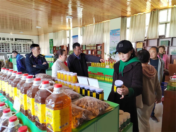 1710407497594077144.jpg 226-05.jpg