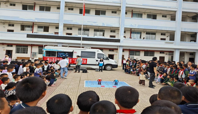 1758165273525097886.png 911-7.png